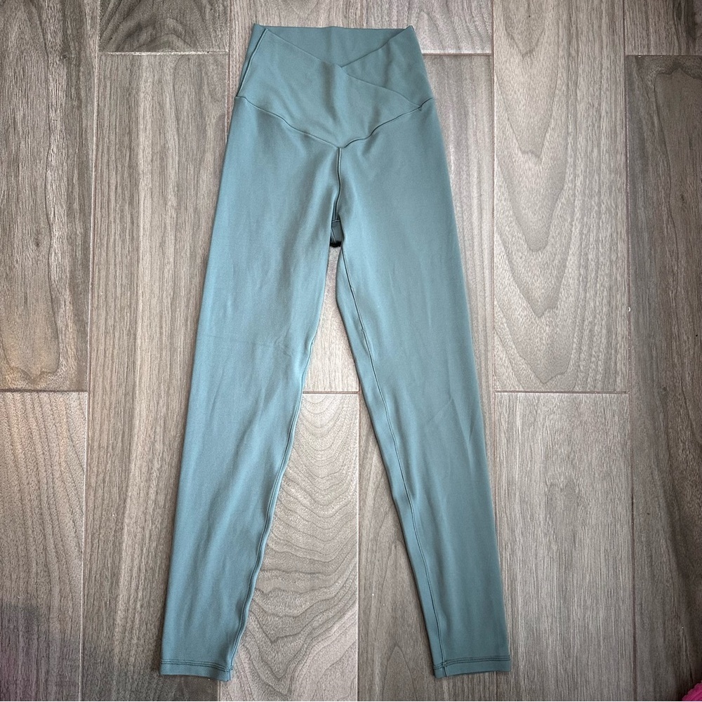 Offline by aerie Real Me High Rise Crossover 7/8 Leggings Size S